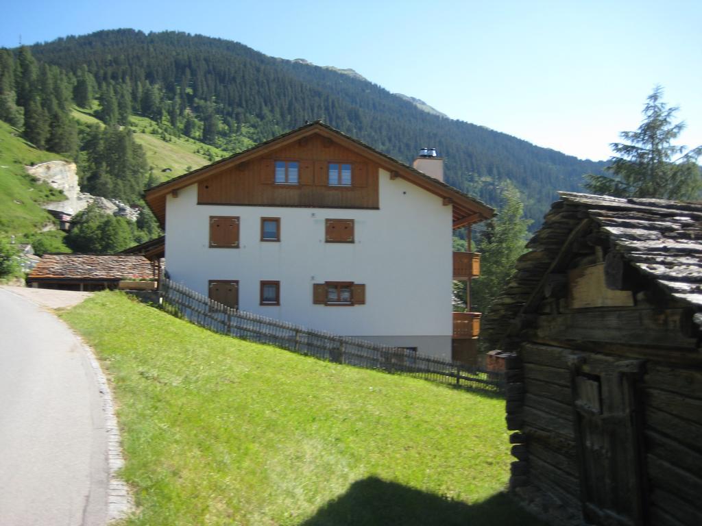 Dachwohnung Unterem Hoereli Vals Esterno foto