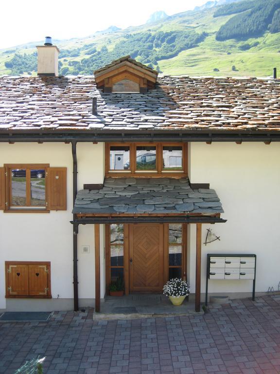 Dachwohnung Unterem Hoereli Vals Esterno foto